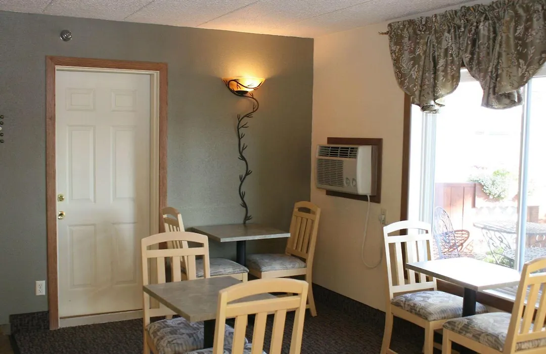 Super 8 By Wyndham Rapid City-1