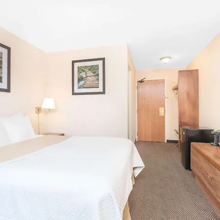 Days Inn By Wyndham West Rapid City-3